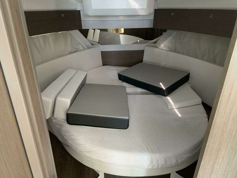 34ft Jeanneau Yacht For Sale