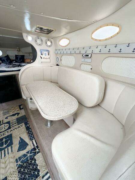 33ft Rinker Yacht For Sale