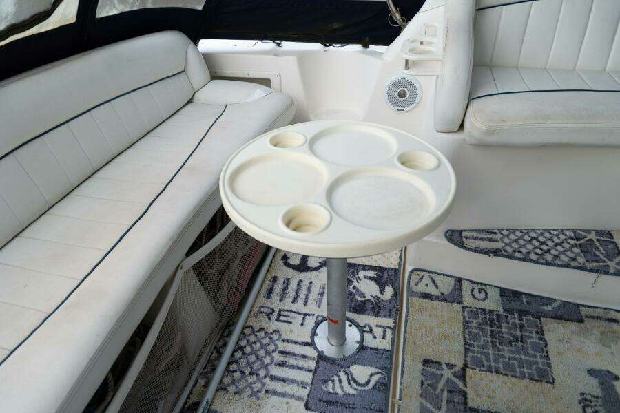 33ft Rinker Yacht For Sale