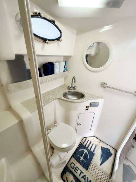 33ft Rinker Yacht For Sale