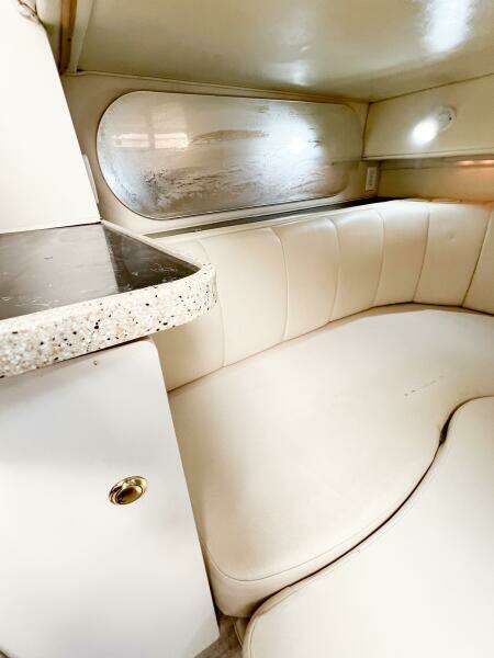 33ft Rinker Yacht For Sale