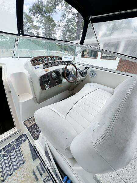 33ft Rinker Yacht For Sale