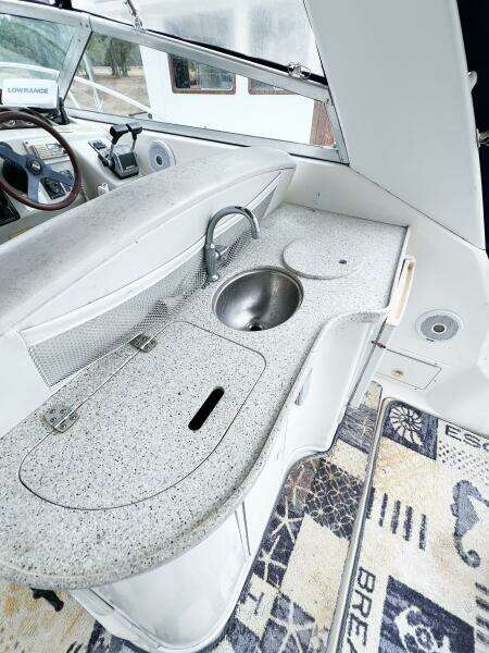 33ft Rinker Yacht For Sale