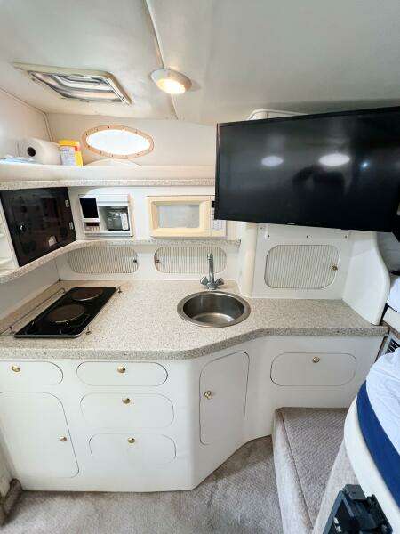 33ft Rinker Yacht For Sale