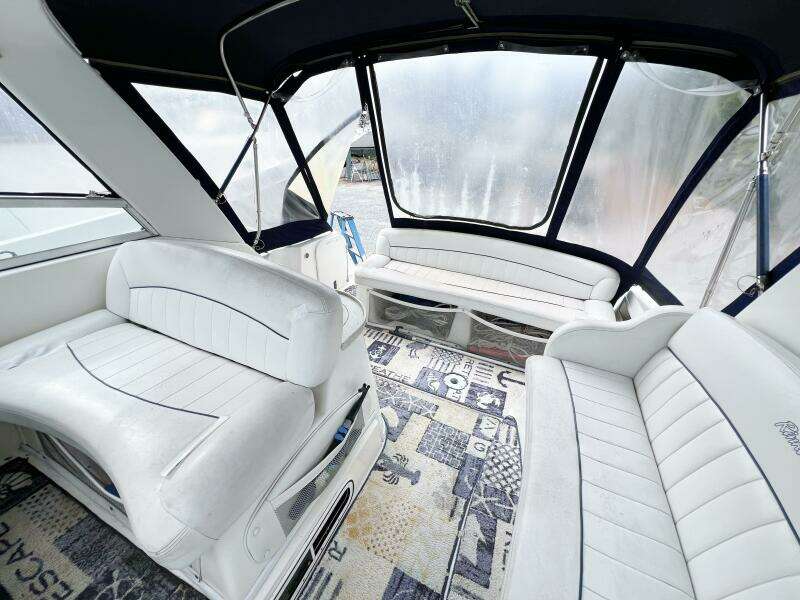 33ft Rinker Yacht For Sale