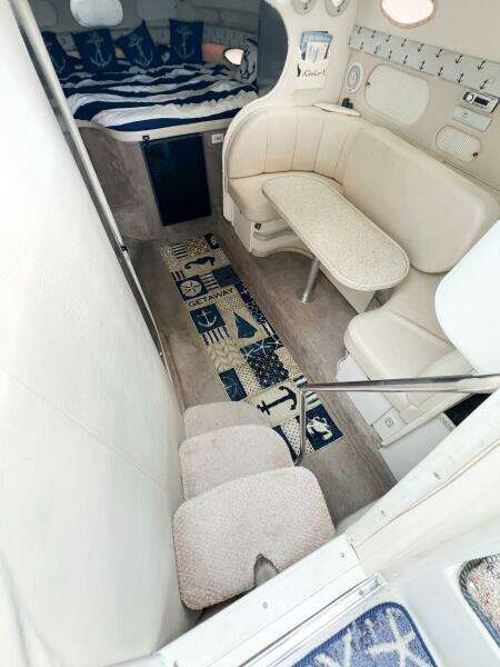 33ft Rinker Yacht For Sale