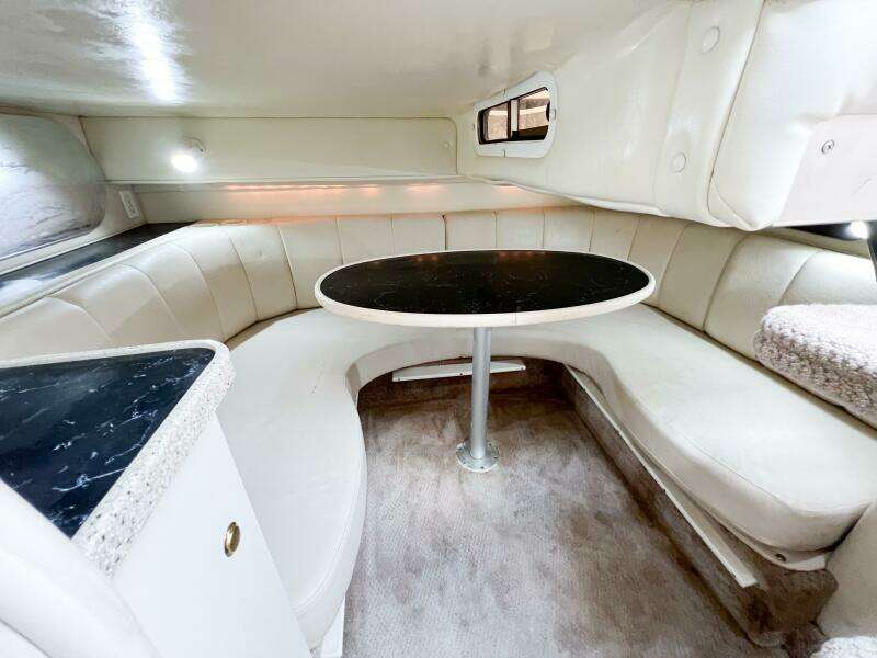 33ft Rinker Yacht For Sale