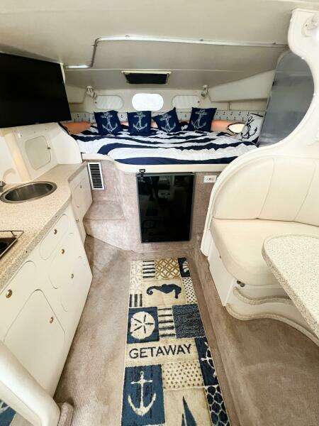 33ft Rinker Yacht For Sale