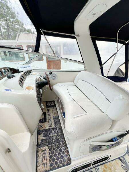 33ft Rinker Yacht For Sale