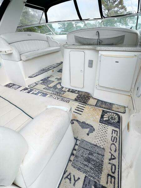 33ft Rinker Yacht For Sale