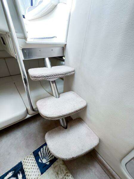 33ft Rinker Yacht For Sale