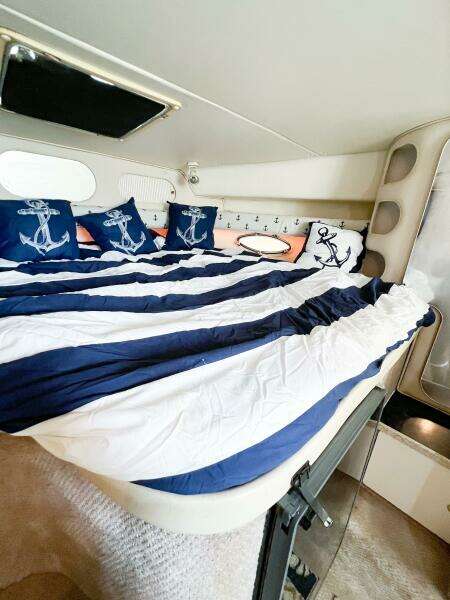 33ft Rinker Yacht For Sale