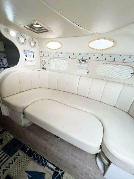 33ft Rinker Yacht For Sale