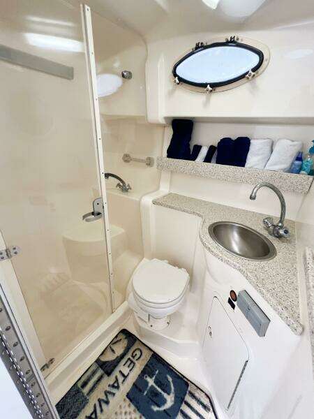 33ft Rinker Yacht For Sale