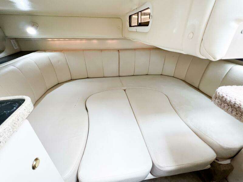 33ft Rinker Yacht For Sale