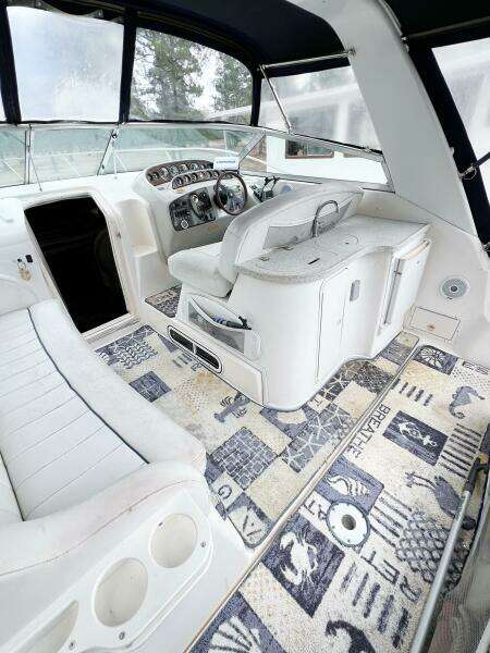 33ft Rinker Yacht For Sale