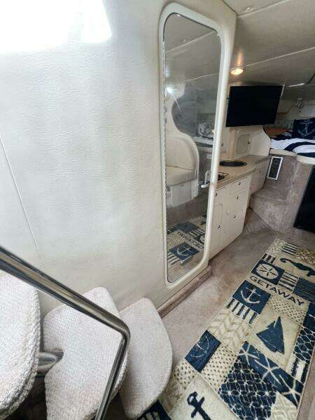 33ft Rinker Yacht For Sale