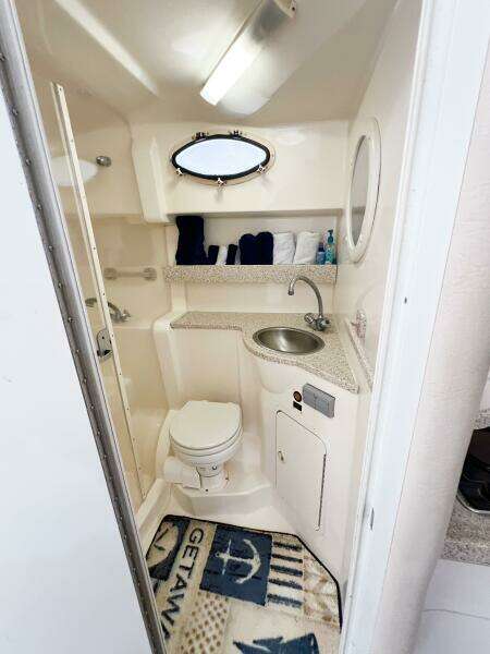 33ft Rinker Yacht For Sale