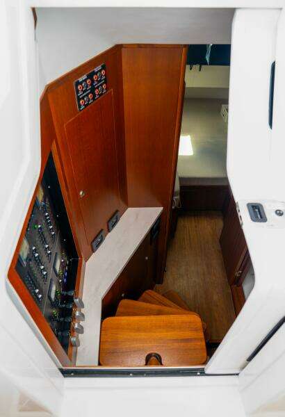 47ft Front Runner Yacht For Sale