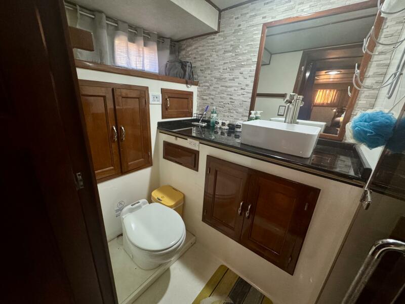 53' 1986 DeFever 53 POC