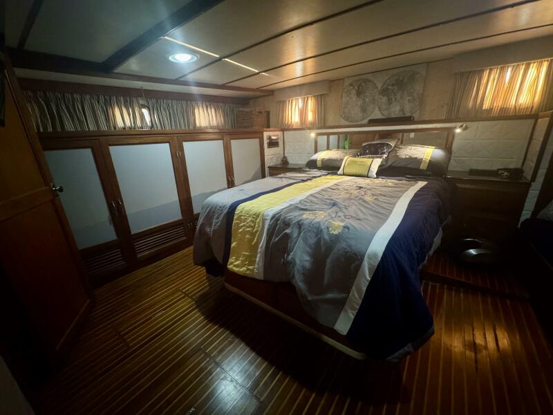 53' 1986 DeFever 53 POC