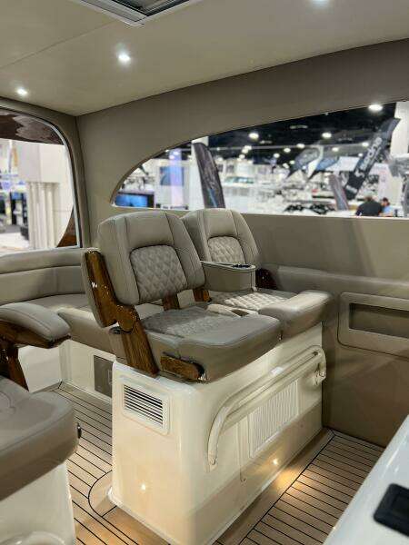 43ft Front Runner Yacht For Sale