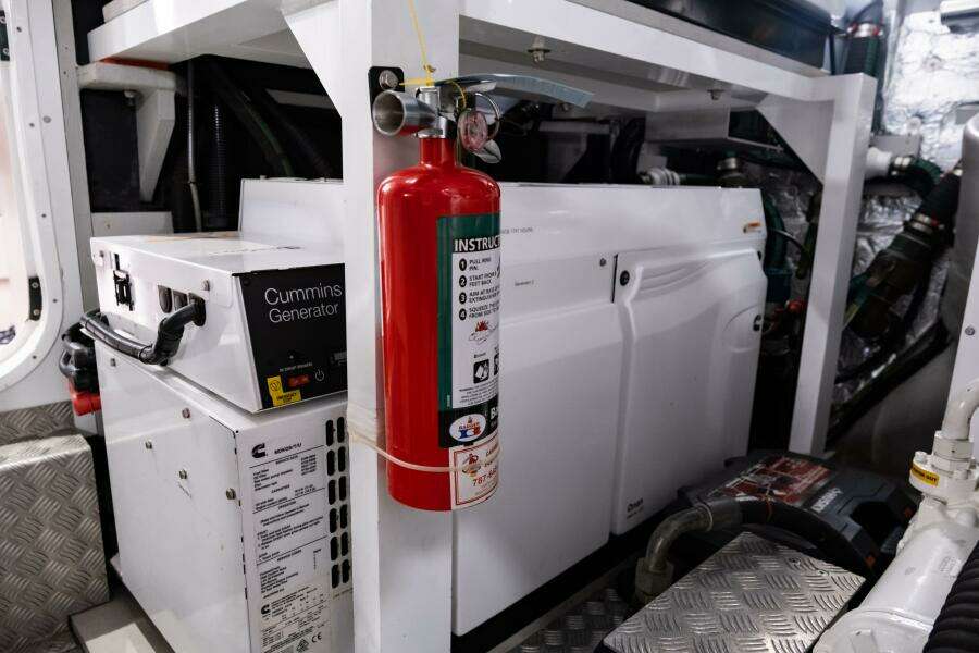 Chinonino 76ft Sunseeker Yacht For Sale