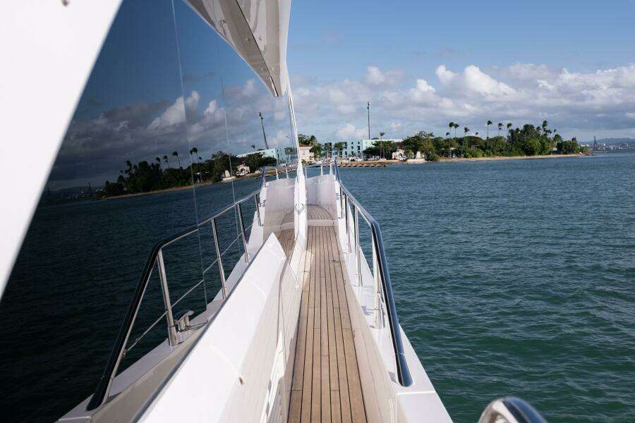 Chinonino 76ft Sunseeker Yacht For Sale