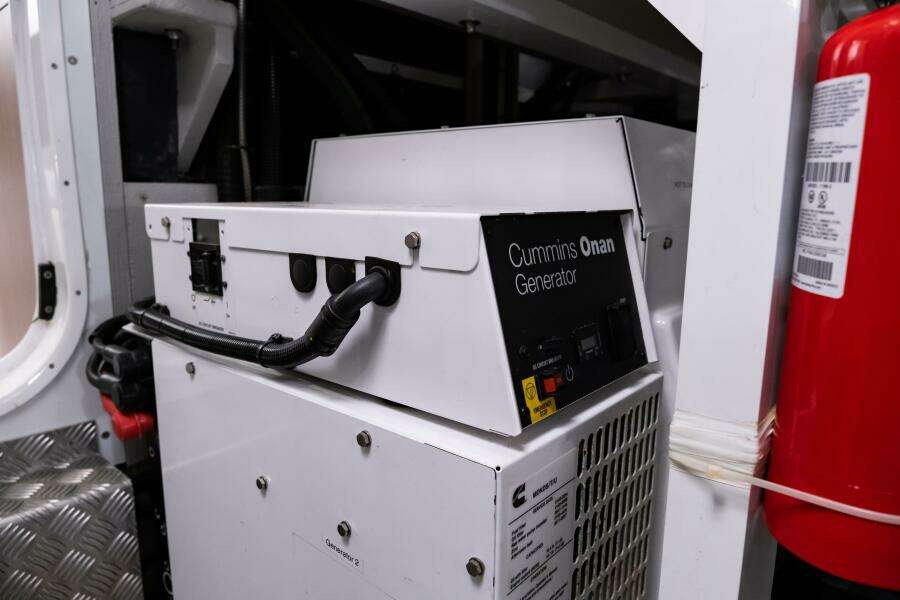 Chinonino 76ft Sunseeker Yacht For Sale