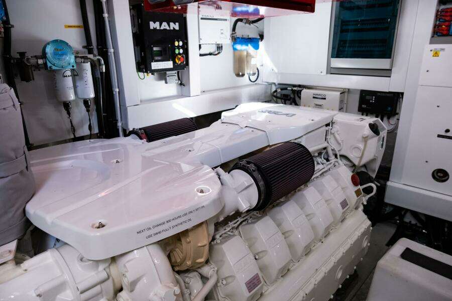 Chinonino 76ft Sunseeker Yacht For Sale