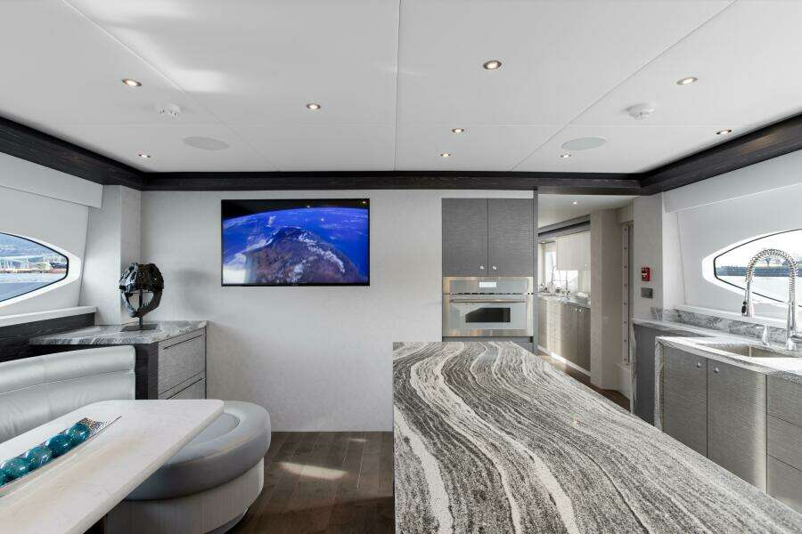 CRESCENT LADY 117ft Crescent Yacht For Sale