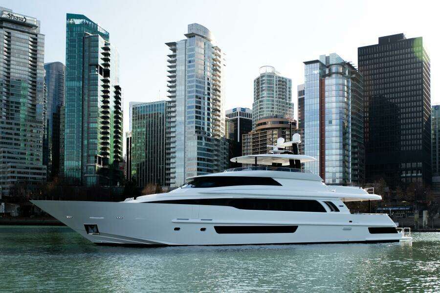 CRESCENT LADY 117ft Crescent Yacht For Sale