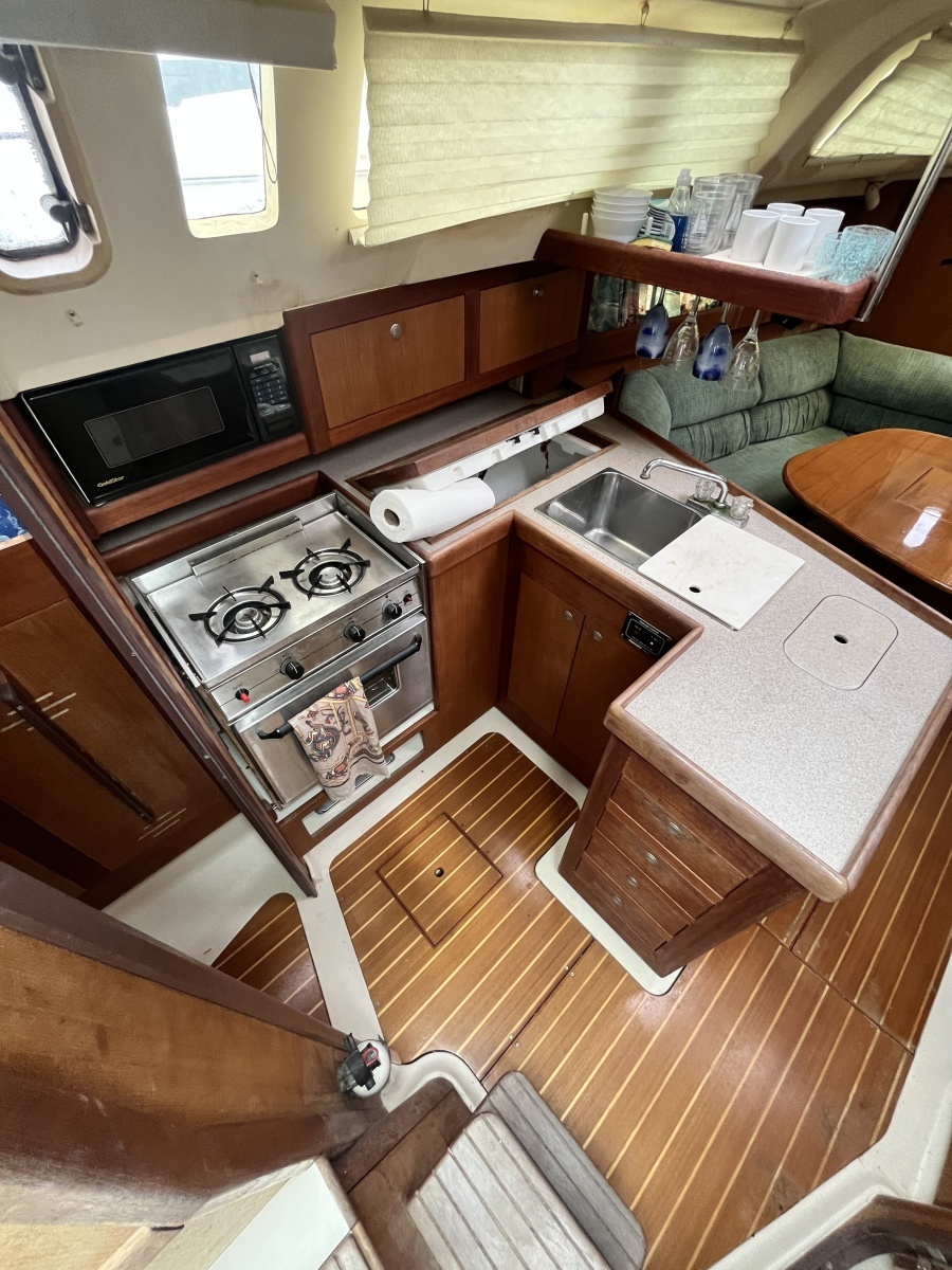 Celtic Knots 34ft Hunter Yacht For Sale