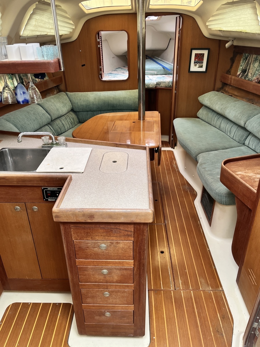 Celtic Knots 34ft Hunter Yacht For Sale