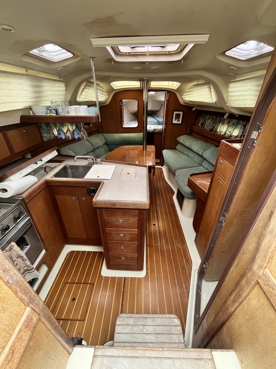 Celtic Knots 34ft Hunter Yacht For Sale