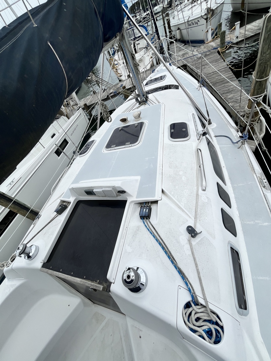 Celtic Knots 34ft Hunter Yacht For Sale