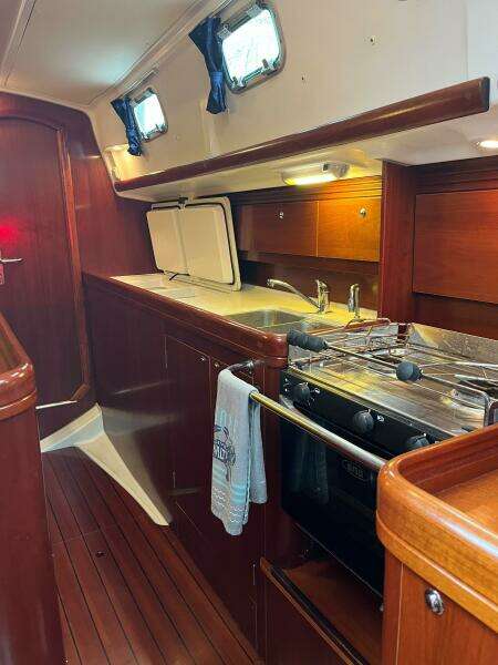 42ft Beneteau Yacht For Sale