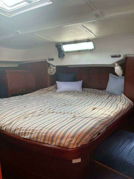 42ft Beneteau Yacht For Sale