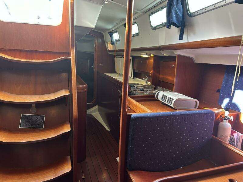 42ft Beneteau Yacht For Sale