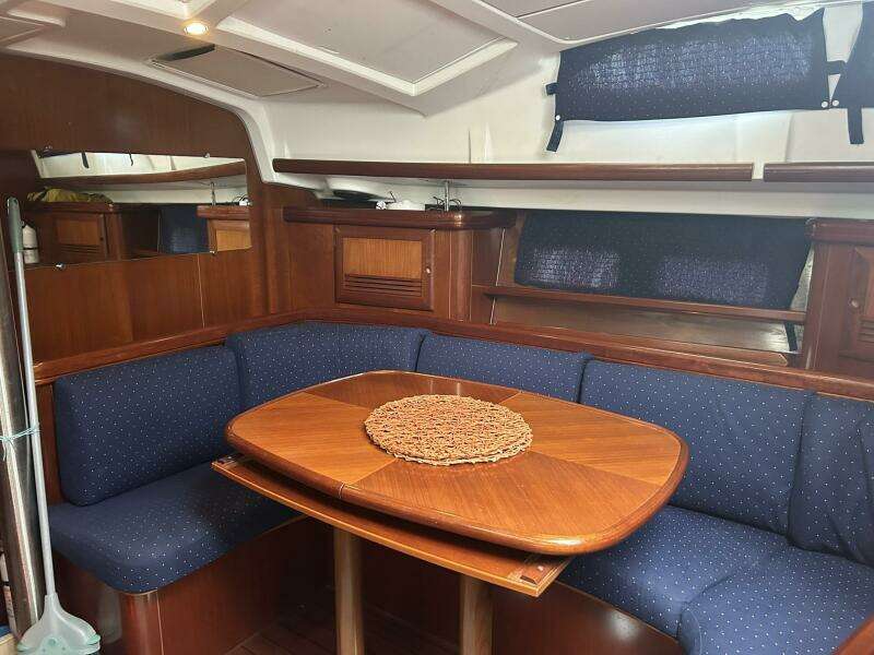 42ft Beneteau Yacht For Sale