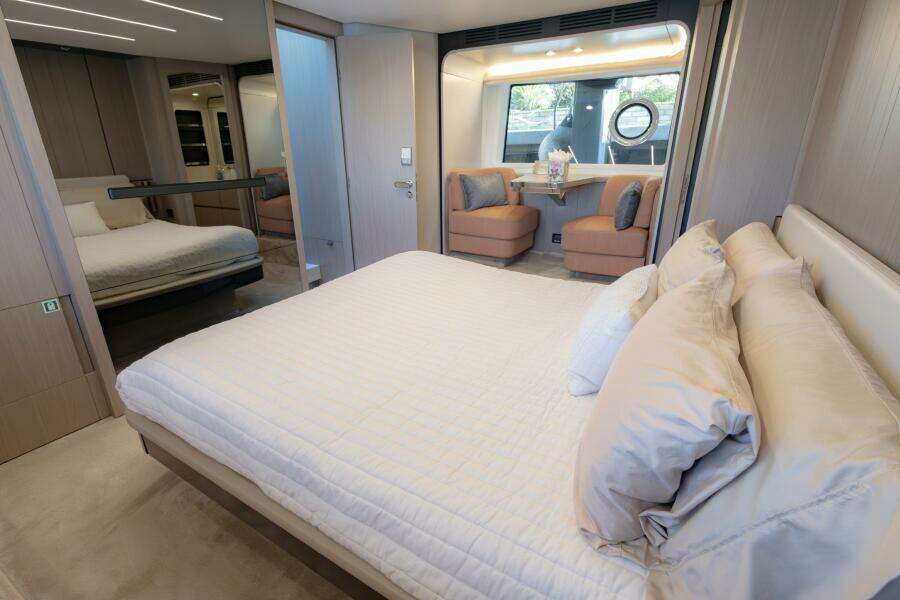 Rho Boat 72ft Azimut Yacht For Sale