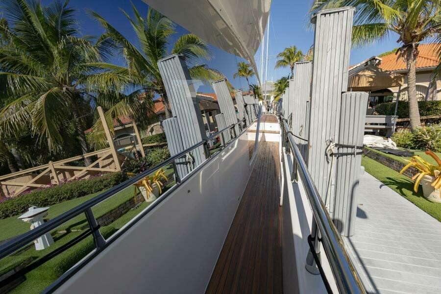 Rho Boat 72ft Azimut Yacht For Sale