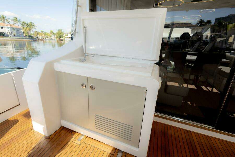 Rho Boat 72ft Azimut Yacht For Sale