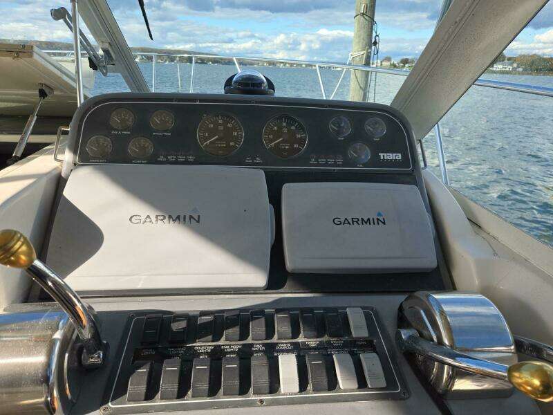 SLAINTE 29ft Tiara Yachts Yacht For Sale