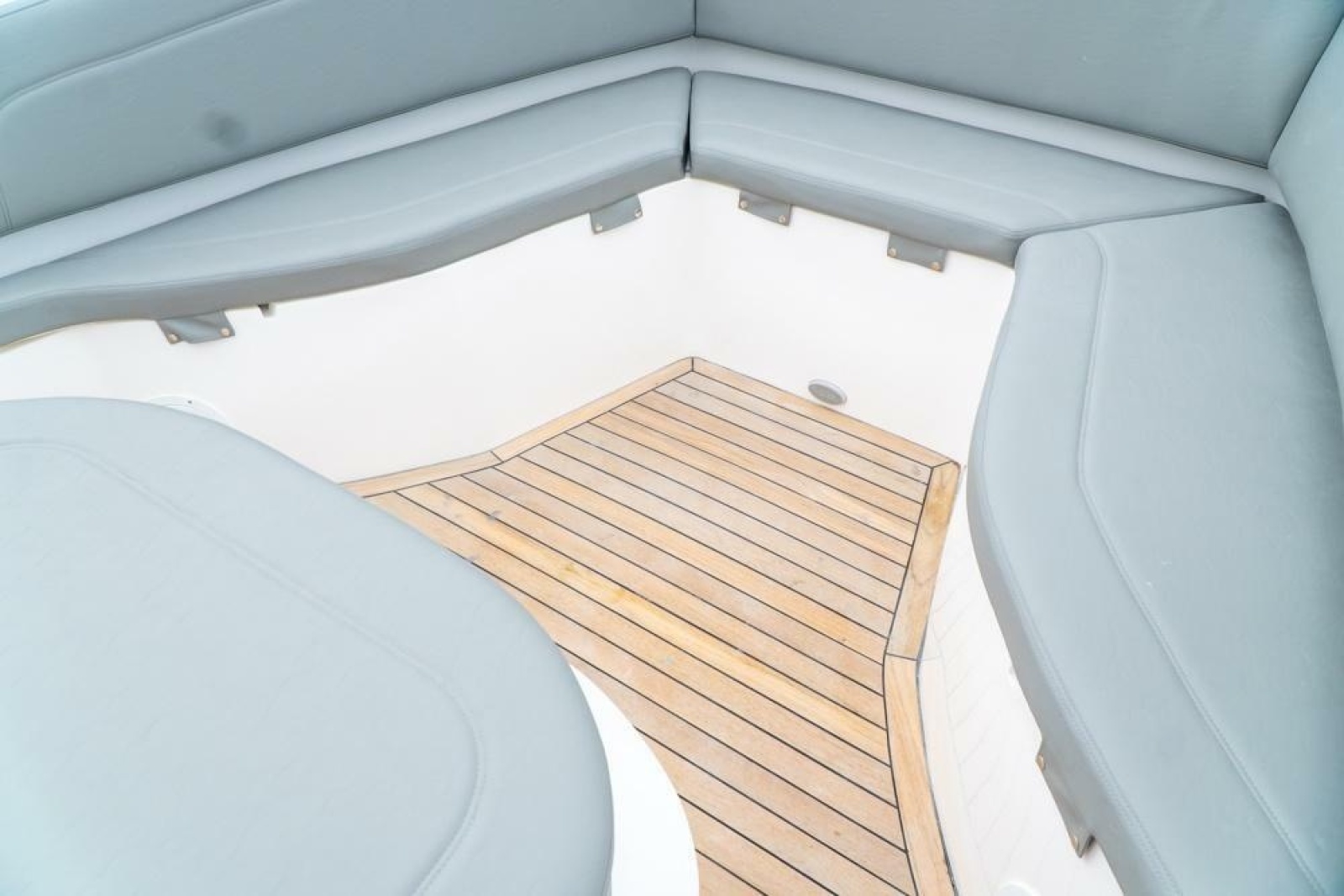 2025 Fishing Raptor 390 Solarium