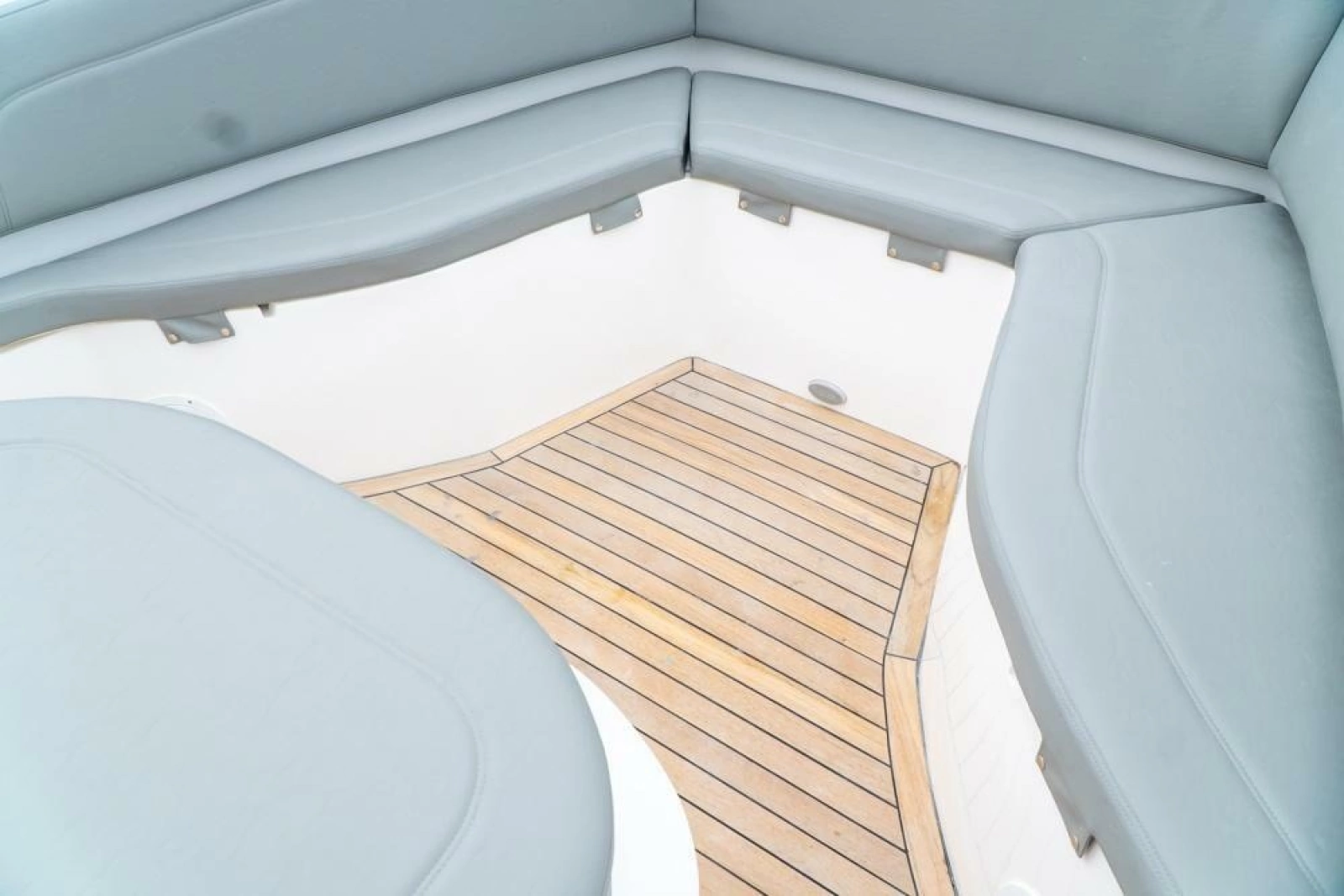 2025 Fishing Raptor 390 Solarium