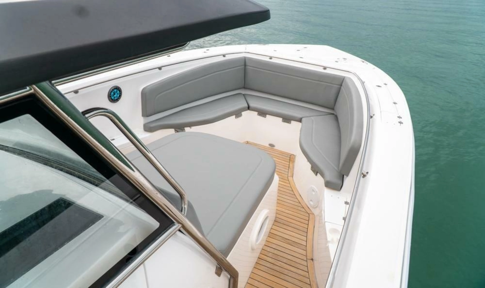2025 Fishing Raptor 390 Solarium