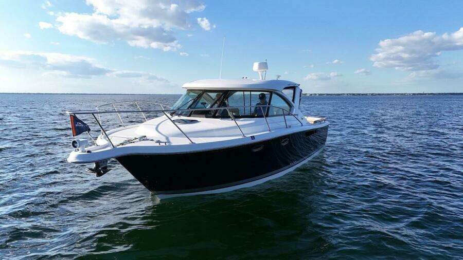 31ft Tiara Yachts Yacht For Sale