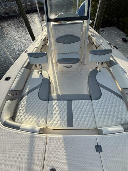 24' 2020 Robalo 246 Cayman