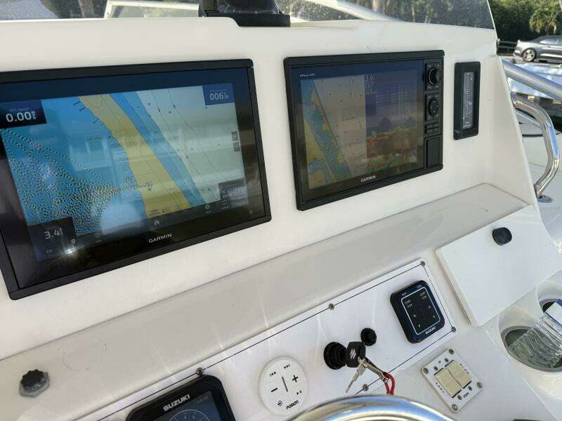 31ft Triton Yacht For Sale